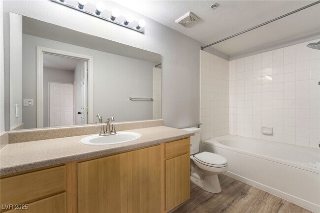 Building Photo - 6955 N Durango Dr