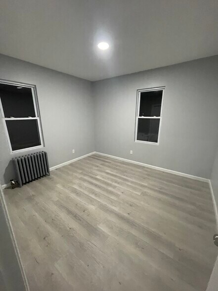 Building Photo - 918 Pennington St