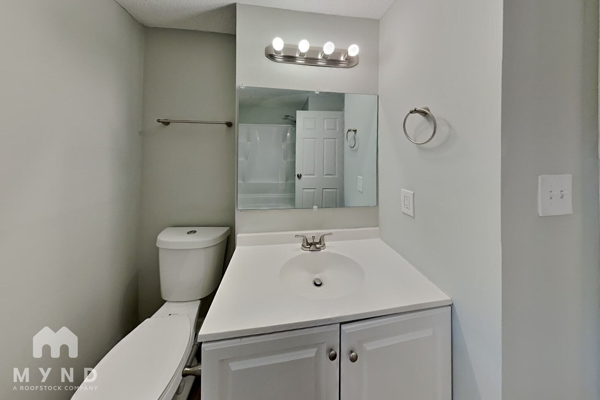 Building Photo - 6301 Ivory Palm Dr
