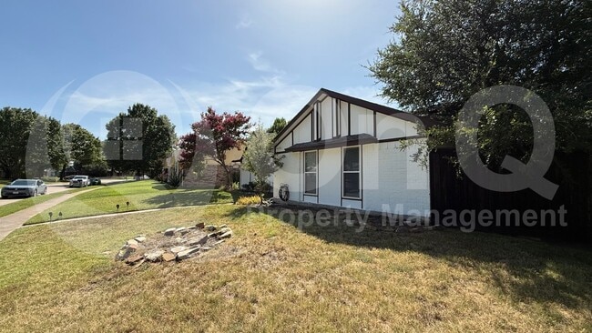 Building Photo - 217 Creekside Ln
