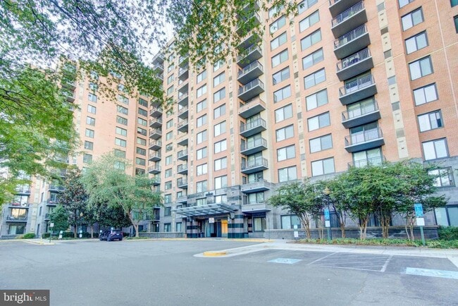 Building Photo - 2451 Midtown Ave