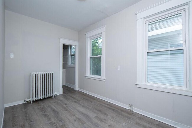 Building Photo - 433 Hamilton St