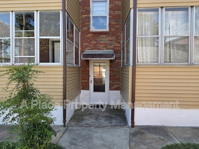 Building Photo - 5001-5003 Miami Street - 1E
