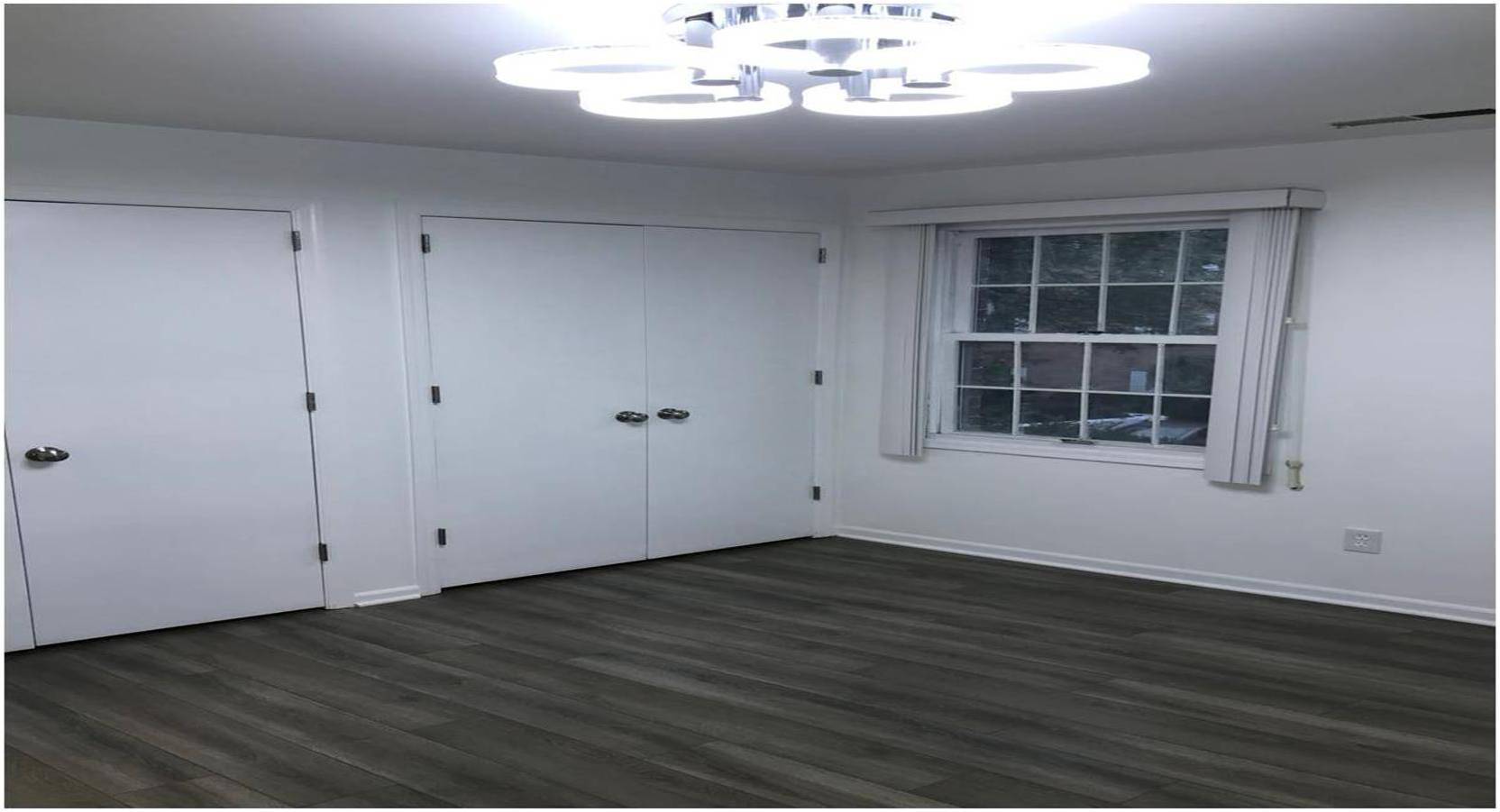 Building Photo - 18 John St