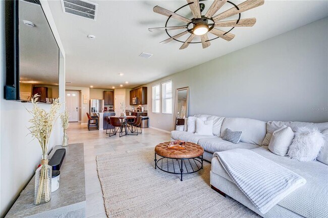 Building Photo - 10210 Daybreak Glen