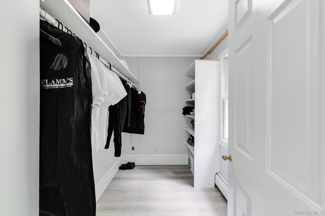 Building Photo - 996 Haverstraw Rd