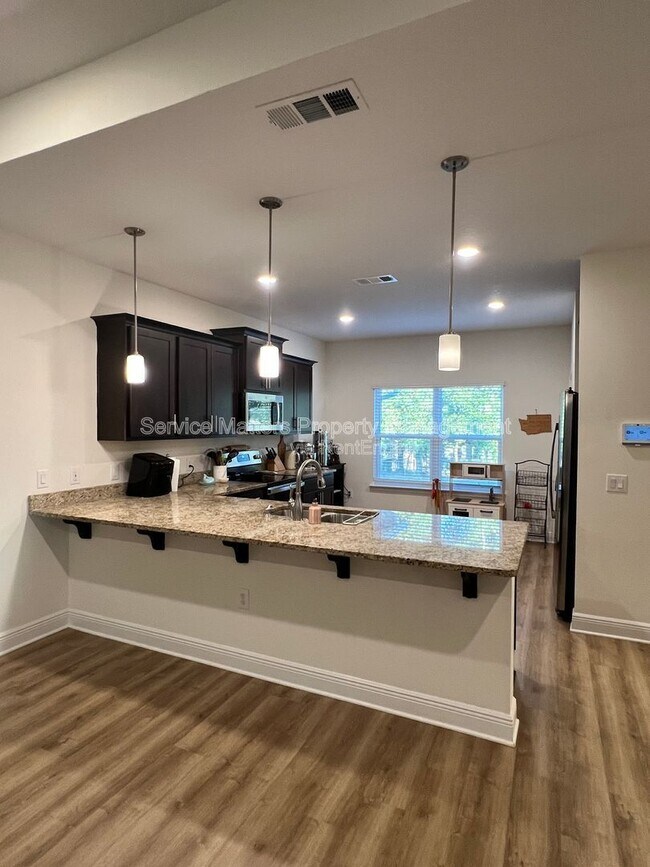 Building Photo - 4527 Plowman Ln