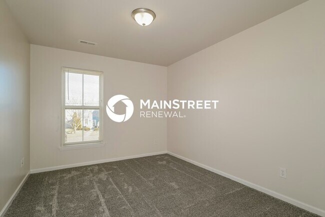 Building Photo - 4 Bedroom Pet-Friendly Home in SAINT CHARLES, MO with Main Street Renewal