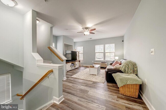 Building Photo - 42461 Rockrose Square