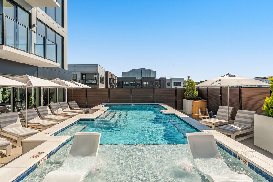 Building Photo - 321 31st Ave N