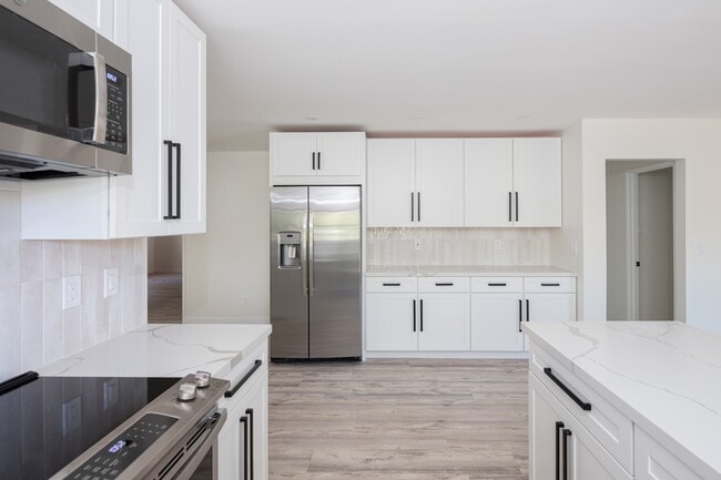 Building Photo - 3658 Lawnwood Ct