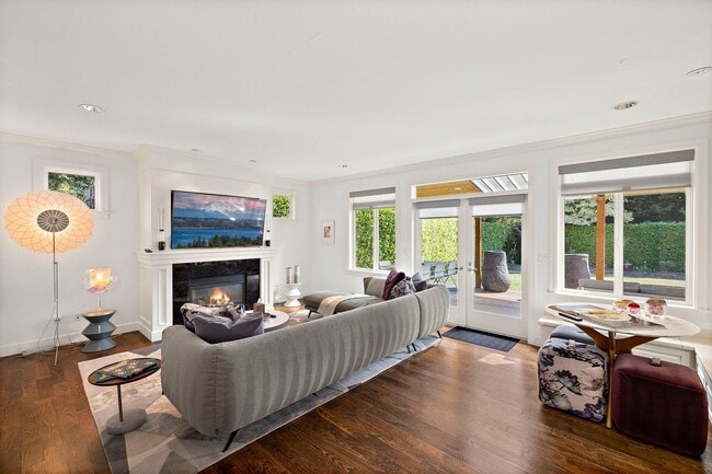 Building Photo - 4Bd/4.5Ba Medina House