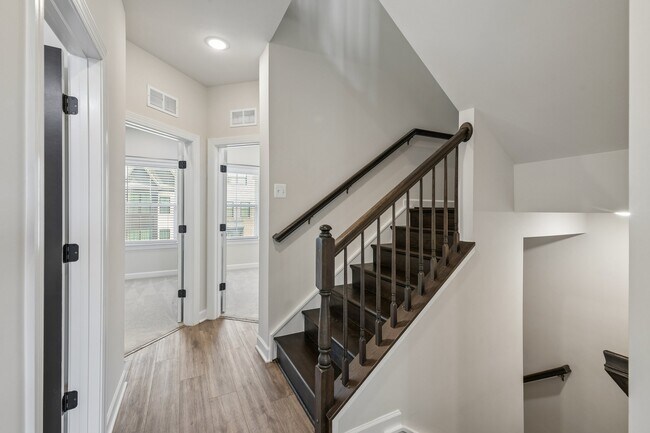 Building Photo - 7202 Mountaineer Dr