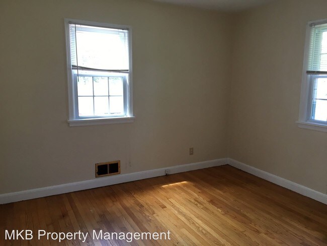 Building Photo - 3 br, 1 bath House - 1211 Stoutamire Drive