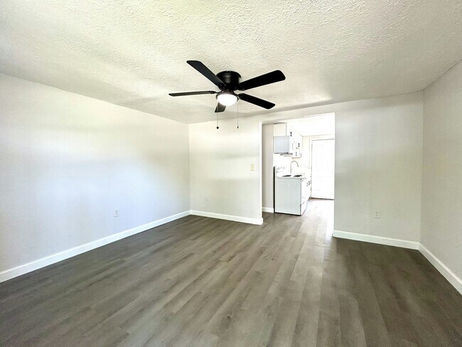 Building Photo - 8220 Krag Dr