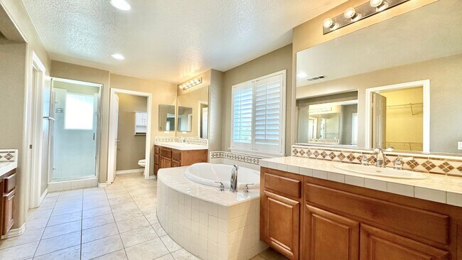 Building Photo - Wonderful Executive Style Two-Story Home i...