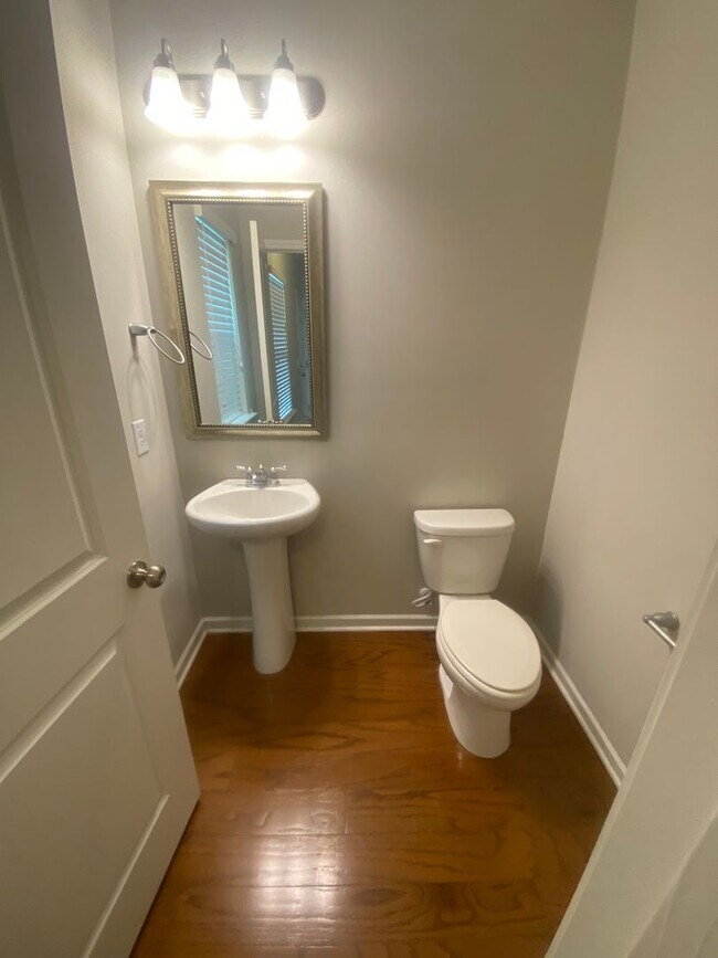 Building Photo - 4 Bedrooms 2.5 Baths in Richmond Hill, Available in 8/10/26!! Located in the sought-after Buckhea...