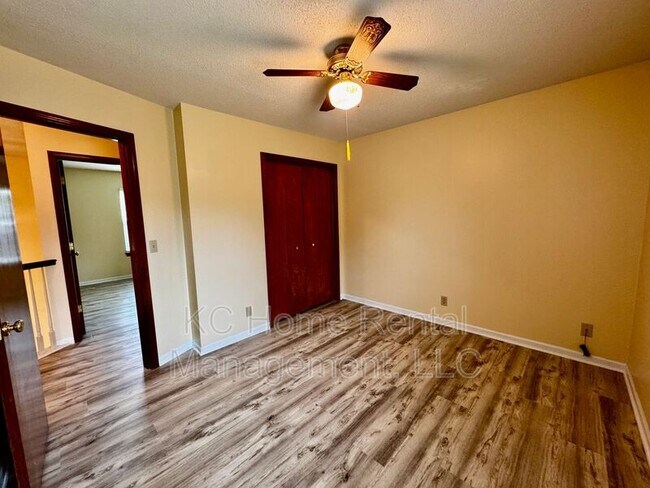 Building Photo - 1398 S Brentwood Dr
