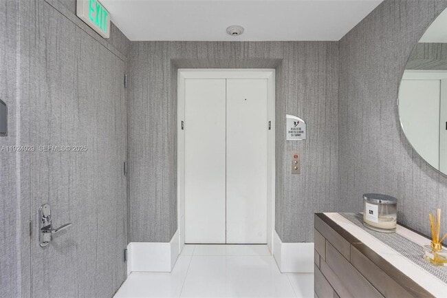 Building Photo - 17121 Collins Ave