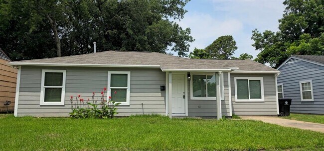 Primary Photo - 9406 Chesterfield Dr