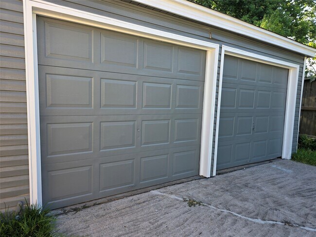Building Photo - 11726 N Willow Cir