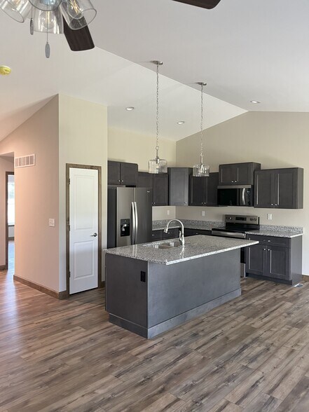 Building Photo - 5940 Arrow Ridge Rd