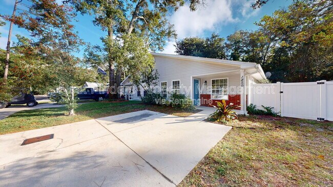 Building Photo - 1850 Forsyth Ct
