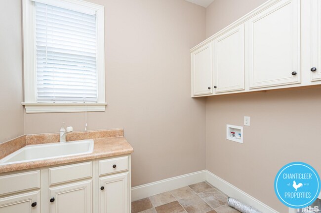 Building Photo - 3607 Henrys Garden Lane