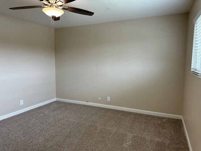 Building Photo - 1393 Scotch Cir