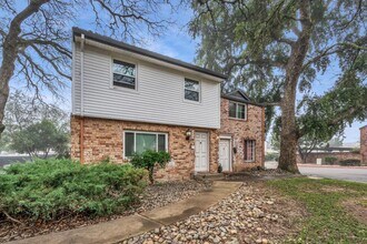 Building Photo - Welcome to your Private Retreat in Citrus Heights!
