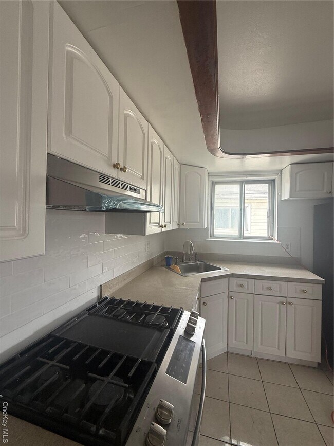 Building Photo - 259-54 Craft Ave