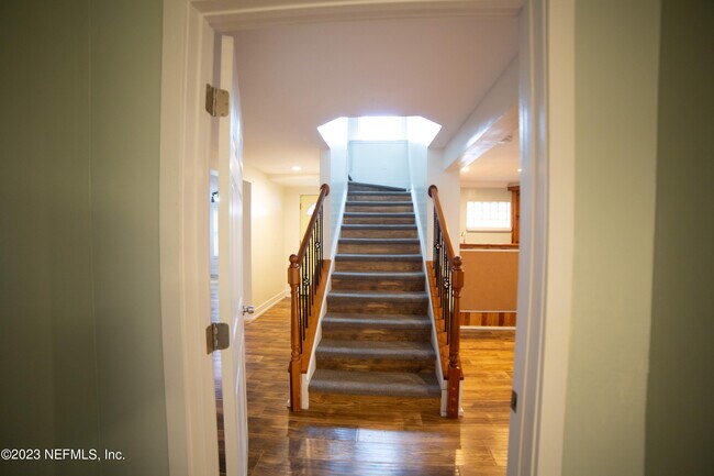 Building Photo - 2010 3rd St