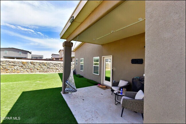 Building Photo - 2225 Tierra Delmonte Dr