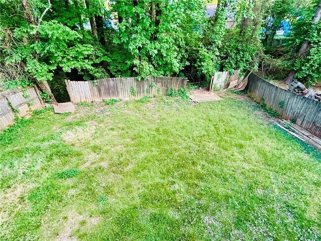 Building Photo - 2580 Binghampton Ln