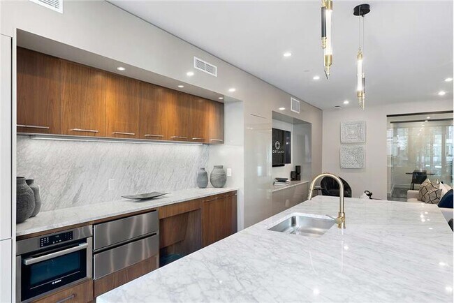 Building Photo - 3201 McKinney Ave