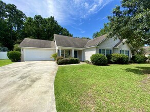 Building Photo - Home in Woodbridge With a Screened Porch a...