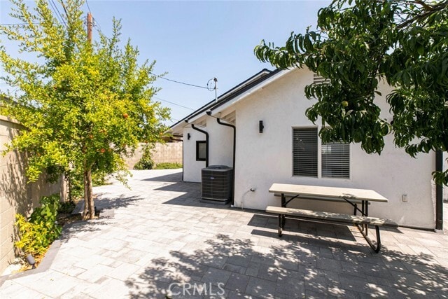 Building Photo - 10265 Strathern St