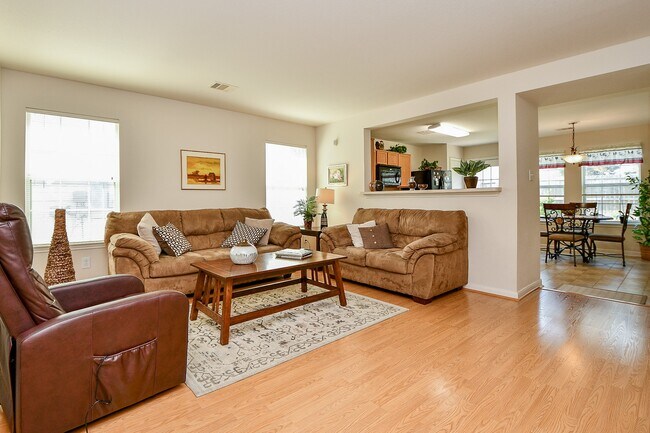 Building Photo - 18114 Waverly Hollow Ln