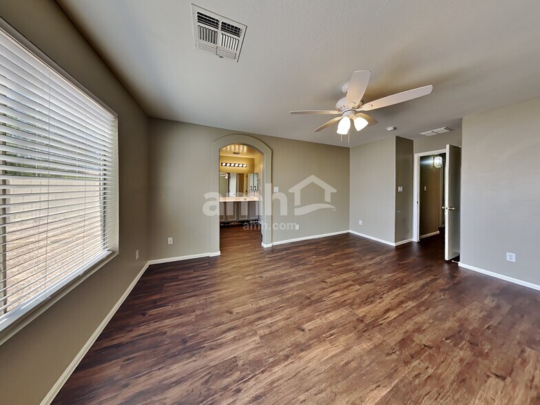 Building Photo - 13177 W Mauna Loa Ln