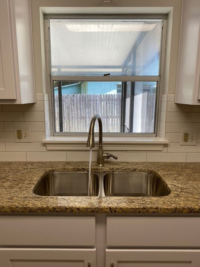 Building Photo - Amelia Island Cottage