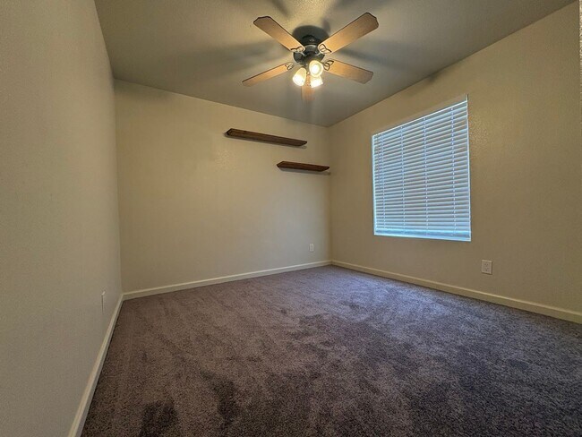 Building Photo - Three Bedroom Galt Home!