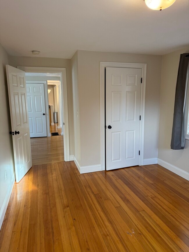 Building Photo - 13 Wards Ln