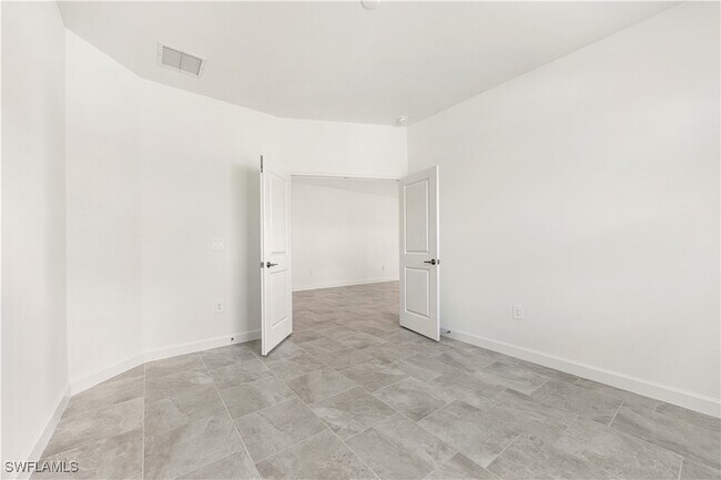 Building Photo - 19609 Hinkley Dr
