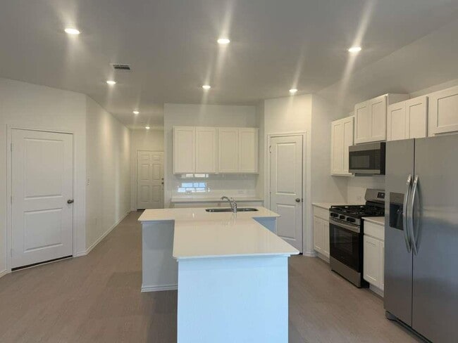 Building Photo - 205 Herald Dr