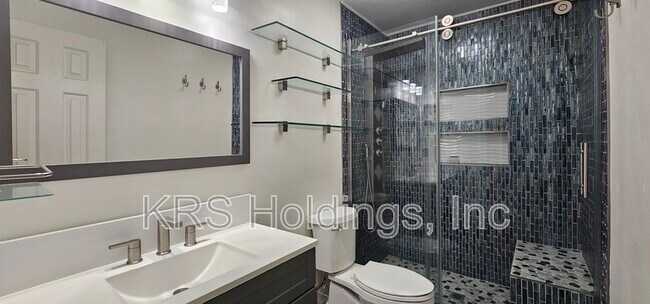 Building Photo - 25 Gallaer Ct