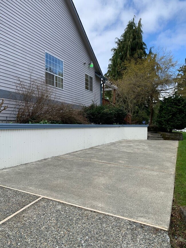 Building Photo - Well maintained 3 bed 2 bath rambler home in quiet Zenith neighborhood in Des Moines
