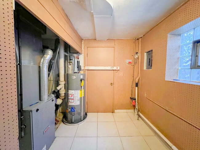 Building Photo - 4716 Thatcher Ave