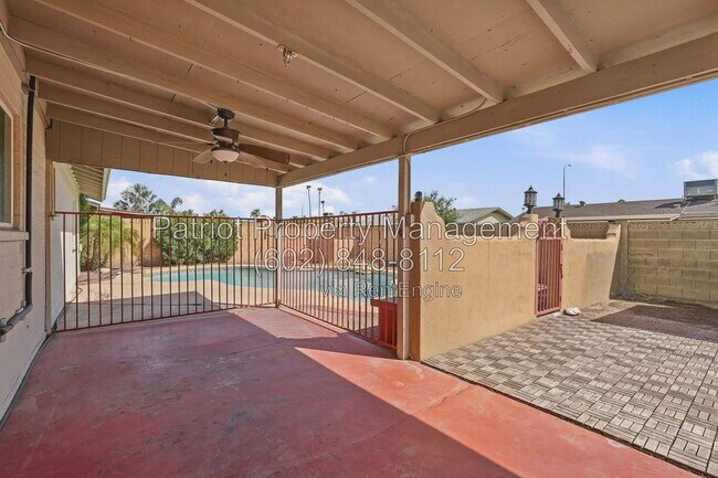 Building Photo - 1275 W Del Rio St