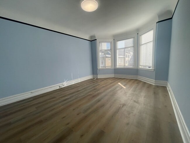 Building Photo - 1062 Washington St