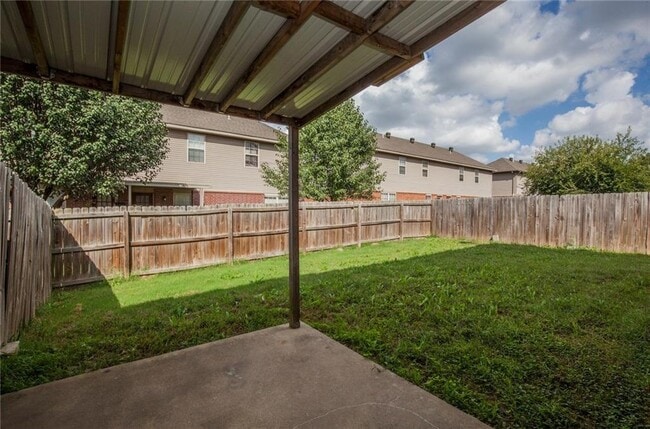 Building Photo - 3104 SW Deerfield Blvd